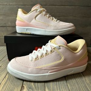 Jordan 2 Low - Size 7.5M/9W